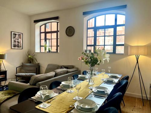Twilight House -Wyndale Living- B'ham JQ Townhouse - image 3