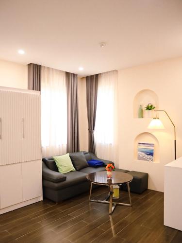 Deluxe Twin Room image 6