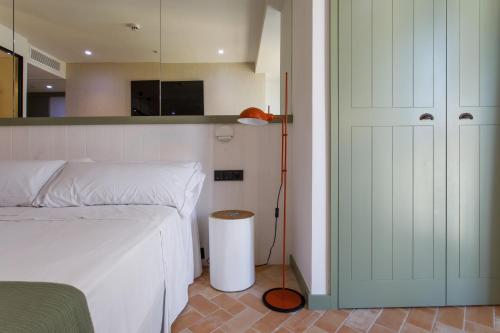 2 twin beds