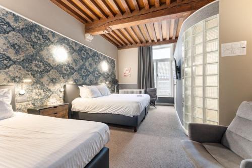 Superior Triple Room room in Hotel Karel de Stoute