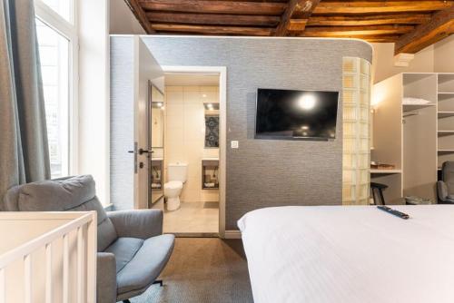 Superior Triple Room image 6
