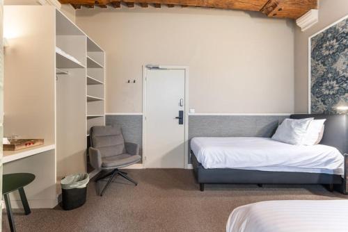Superior Triple Room image 4