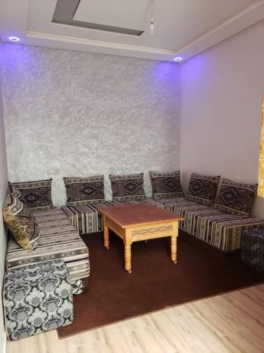 Magnifique appartement bien equipe in El Mechouar Stinia