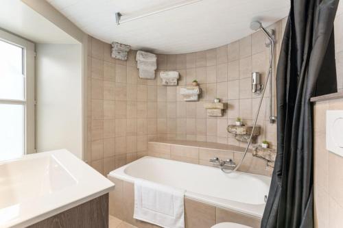Superior King Room image 1