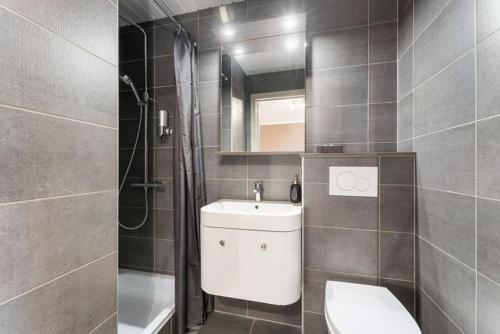 Budget Double Room image 3