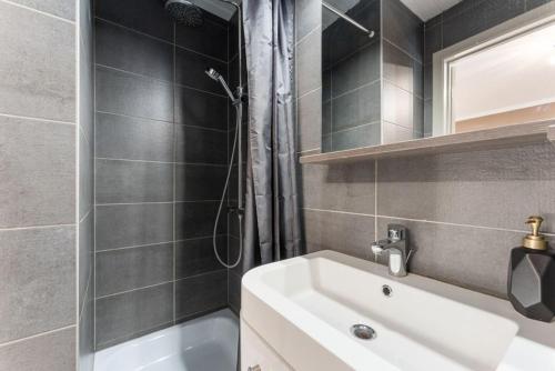 Budget Double Room image 2