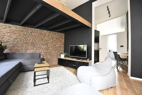 Modern apartment center Brussels - Tap to explore photos
