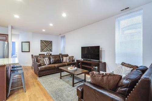 Lincoln Park Living - Suite 1 in Lincoln Park