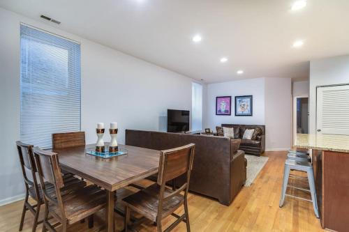 Lincoln Park Living - Suite 1 in Lincoln Park