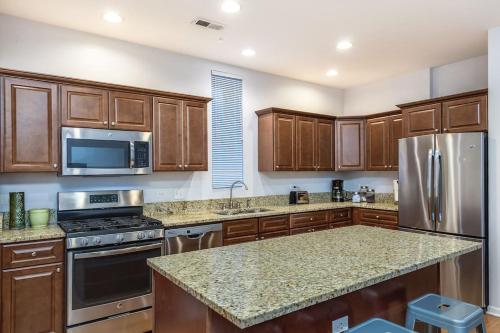 Lincoln Park Living - Suite 1 in Lincoln Park