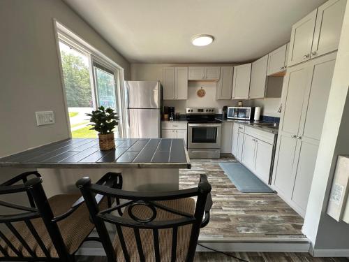 Updated Studio Style room on Lake Huron - image 7