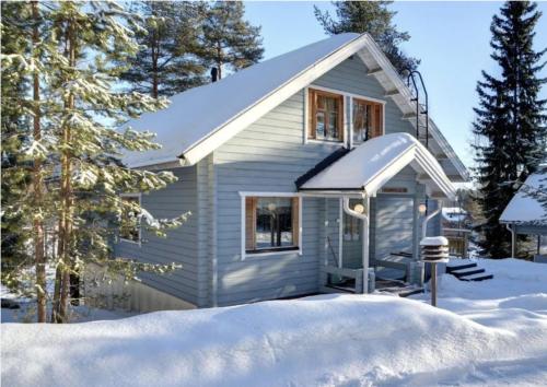 TAHKOn Riihiranta - 4 bedroom villa with lake view - Tilava mökki rantanäkymin (TAHKOn Riihiranta - 4 bedroom villa with lake view - Tilava mokki rantanakymin) in Nilsia