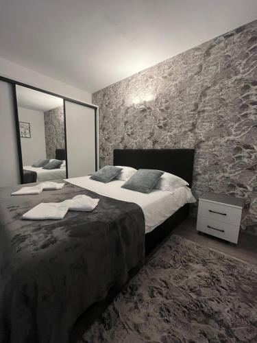 1 queen bed