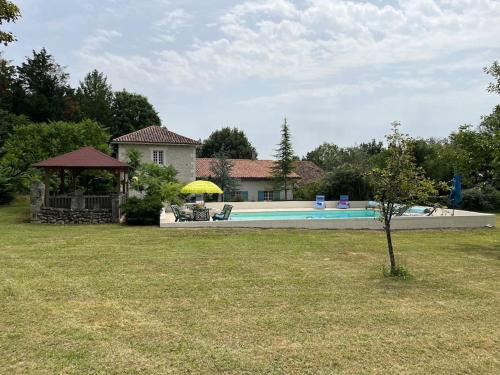 Vaste propriété de charme au cœur du Périgord vert (Vaste propriete de charme au cœur du Perigord vert) in Siorac-de-Riberac