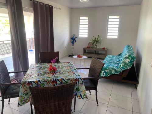 Remoni Sunset in Tikehau Atoll