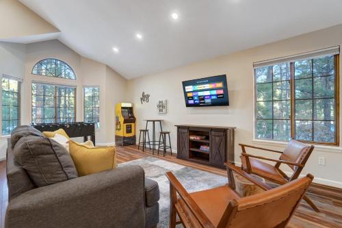 Fox Run Retreat Hot Tub & Fire Pit & BBQ in Colorado Springs, USA