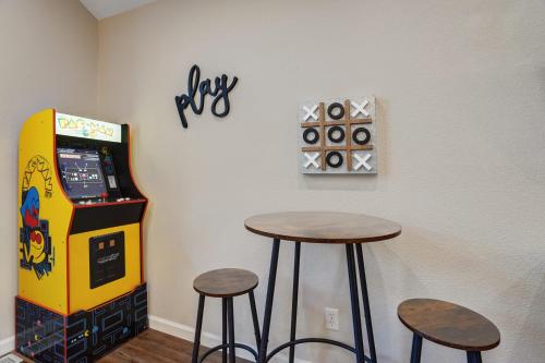 Fox Run Retreat Hot Tub & Fire Pit & BBQ in Colorado Springs, USA