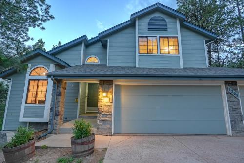 Fox Run Retreat Hot Tub & Fire Pit & BBQ in Colorado Springs, USA