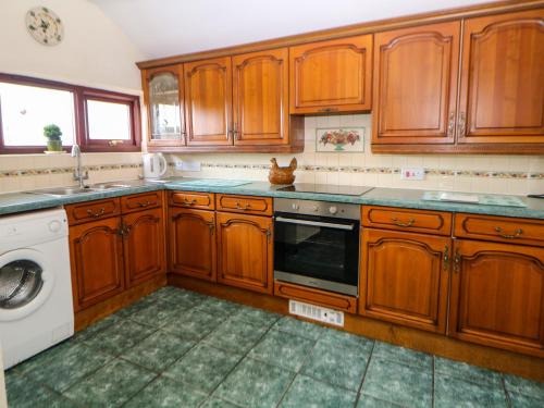 Downsdale Cottage - image 9