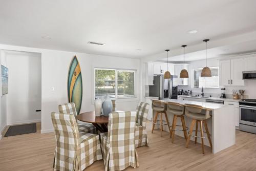 New Listing Culver City Modern Retreat 4 bed with Spa in Los Angeles, USA