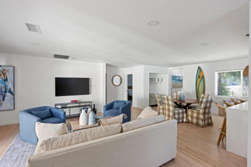 New Listing Culver City Modern Retreat 4 bed with Spa in Los Angeles, USA
