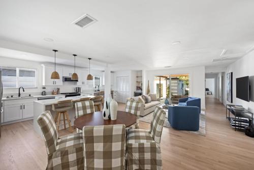 New Listing Culver City Modern Retreat 4 bed with Spa in Los Angeles, USA