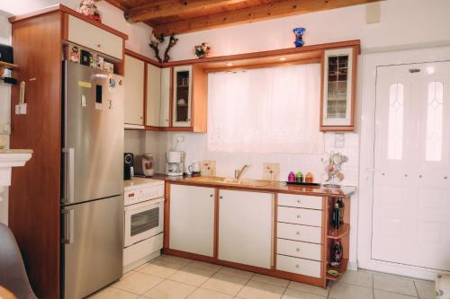virtuve, Yiannis' Maizonette Ancient Olympia - Happy Rentals in Flokas (Olympia)