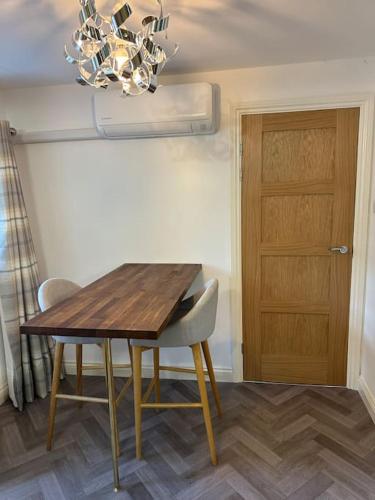 Thee Olde Cow Shed Cottingham, Central Location, 500 meters from Cottingham Train Station, Close to  in Cottingham