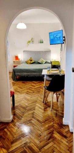 One-Bedroom Apartment image 4