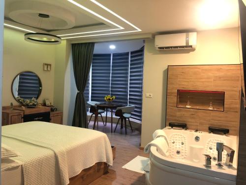 Deluxe Apartment In City Center, Tirana (photo 6)
