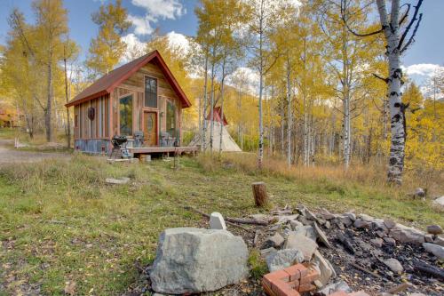 Colorful Cabin with Teepee, Fire Pits and Mtn Views! in Marble, USA