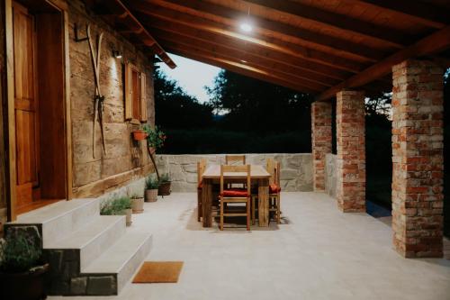 Holiday house Rustic Oak in Klanac