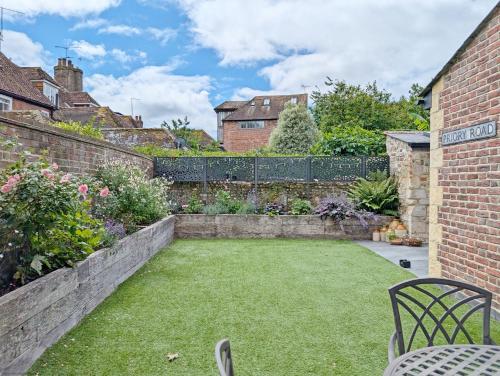 Four Priory Road Chichester - image 5