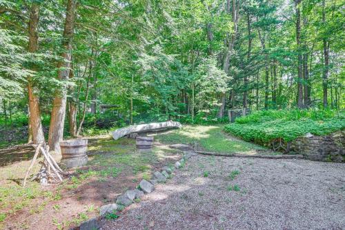 Becket Home with 3-Season Porch Walk to Lake Access