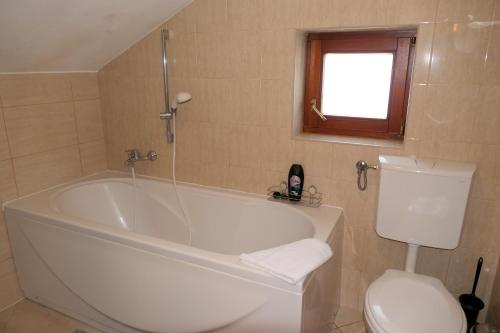 Three-Bedroom Apartment with Balcony and Sea View image 9