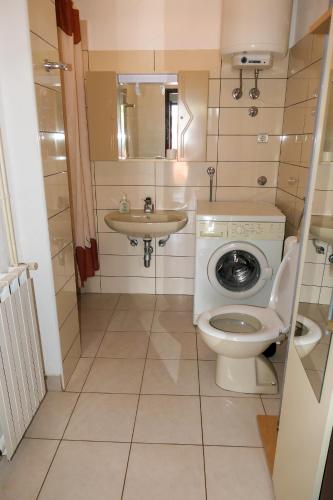 One-Bedroom Apartment with Terrace image 8