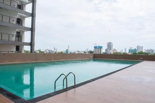 H2O Residences Colombo -2BR Managed Service Apartment at Oval View by Dr Nalin - main image