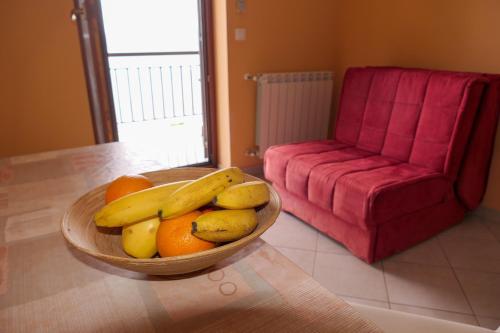 One-Bedroom Apartment with Balcony and Sea View image 3
