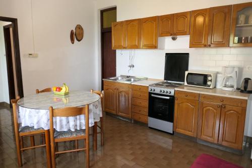 One-Bedroom Apartment with Terrace image 3