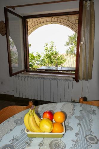 One-Bedroom Apartment with Terrace image 2