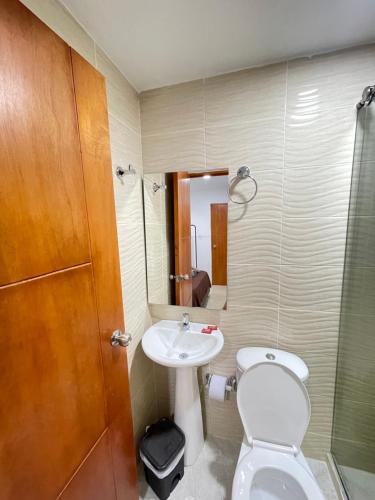 Double Room image 3