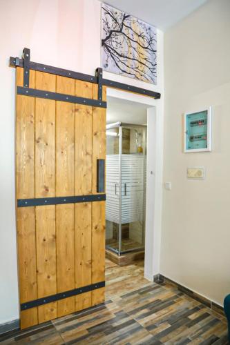 Filena's Cozy Studio Room Type - One-Bedroom Deluxe Apartment