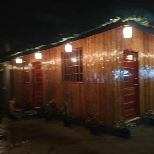 30 persons Beachfront, Aircon rooms and pool access, Nasugbu (fotografie 9)