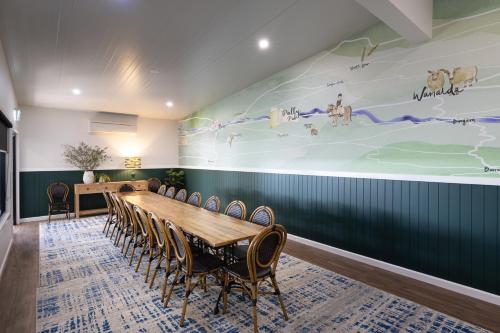 Pally Pub in โมรี