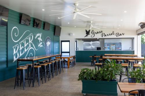 Pally Pub in โมรี