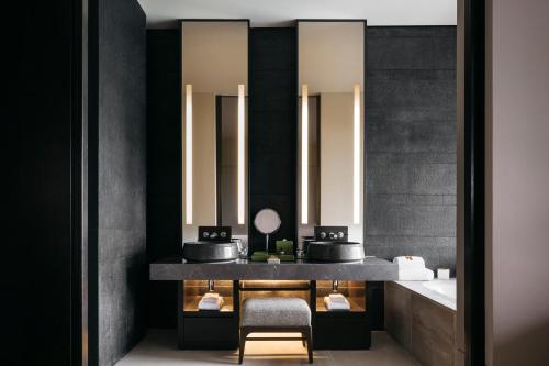 Constellation Garden Room image 4