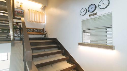 RedDoorz @ MGP Apartelle near Espana - 숙소 외관