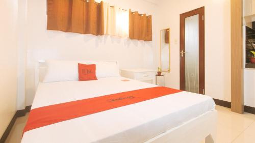 RedDoorz @ MGP Apartelle near Espana