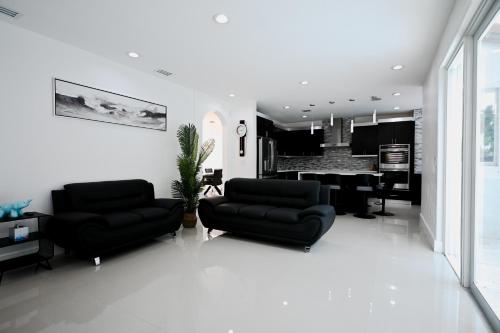 LuxOasis Getaway Minigolf, Pool, Beach, Chess, Jacuzzi