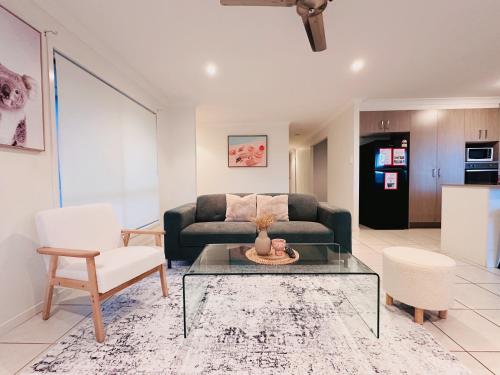 Gold Coast Oasis Villa at Theme Park in Coomera